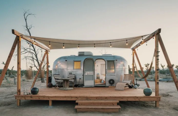 Caravanas perdidas en el desierto de California