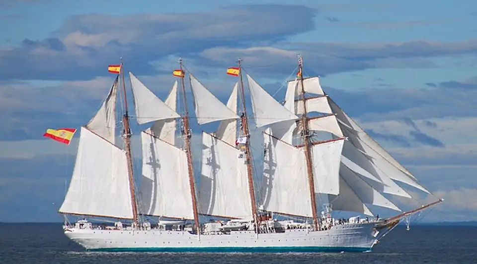 El Juan Sebastián Elcano arriba a Cádiz tras diez meses de travesía