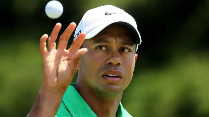 Tiger Woods, operado de sus graves lesiones en la pierna derecha