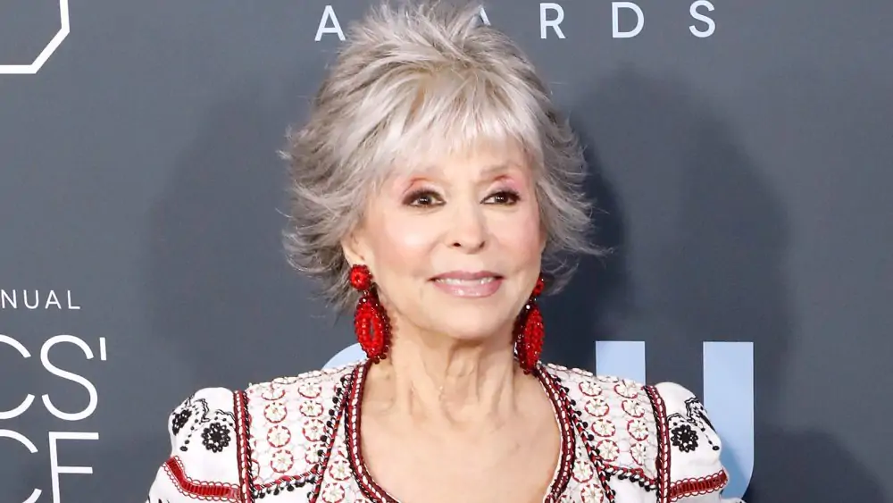 Un premio y un documental honran a Rita Moreno en el Festival de Miami