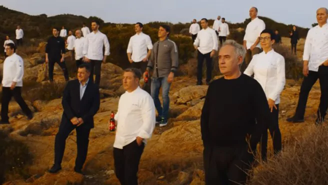 42 grandes chefs defienden mantener la calidad del sector en una campaña de Estrella Damm