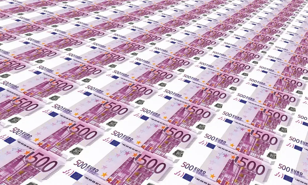 El número de billetes de 500 euros en mínimos