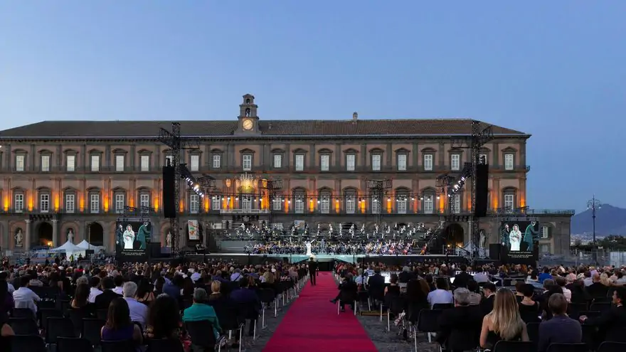 El Teatro San Carlo de Nápoles llevará la ópera a la calle
