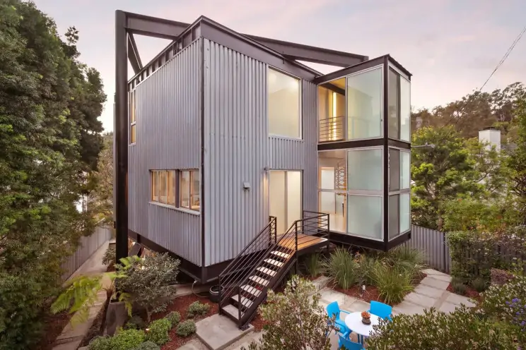 Una de las últimas casas del arquitecto Pierre Koenig en California se vende por 3,6 millones