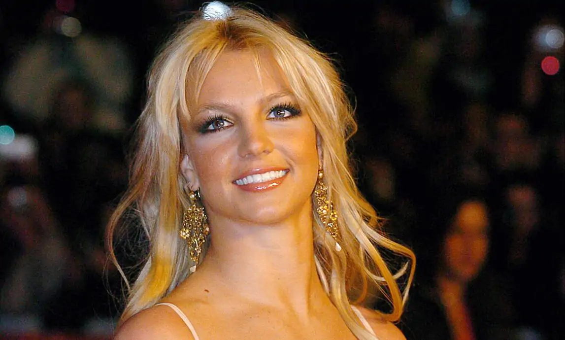 Britney Spears anuncia que se va a casar