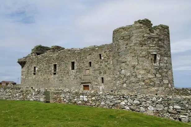 A la venta un castillo en ruinas del siglo XV en Escocia por 150.000 euros