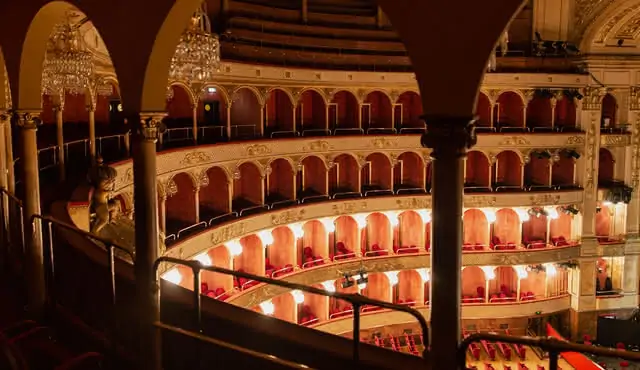 El argentino Alejo Pérez vuelve a tomar la batuta en la Ópera de Roma