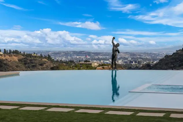 Sylvester Stallone rebaja el precio de su fabulosa mansión en Los Ángeles