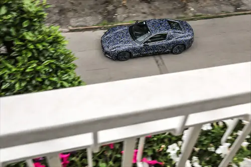 Maserati prueba por las calles de Módena su primer modelo 100% eléctrico