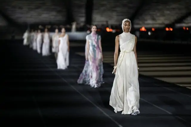 Atenas se convierte en pasarela de moda para Dior