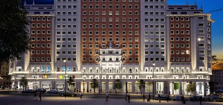Inbest sella el alquiler de los locales del Edificio España para abrir dos macrotiendas de Zara y Stradivarius