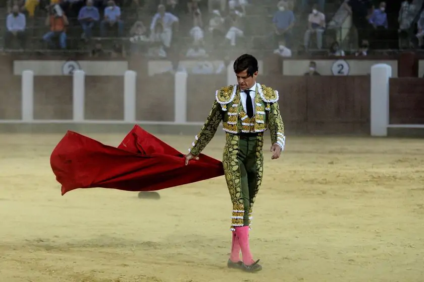 Juli, Fandi y Roca Rey ante el vendaval en tarde triunfalista en Valladolid