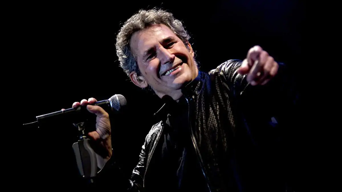Miguel Ríos sopla las velas de su 77 cumpleaños al ritmo de su nuevo disco
