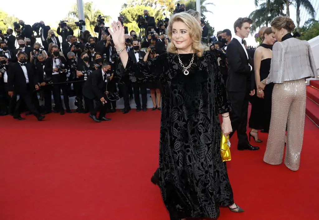Deneuve hace su gran regreso en Cannes