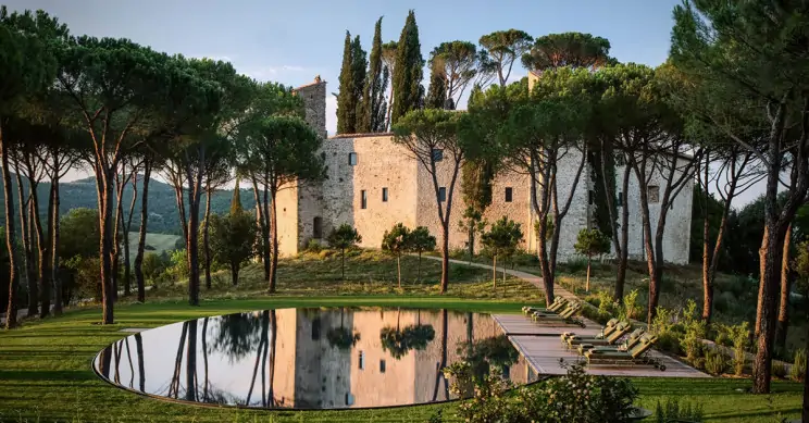 Un castillo italiano del siglo X reconvertido en alojamiento de lujo