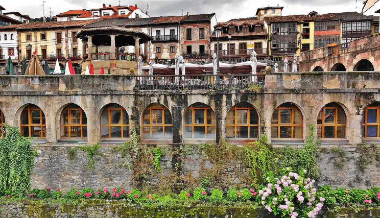 Potes, encanto y belleza natural a los pies de Picos de Europa