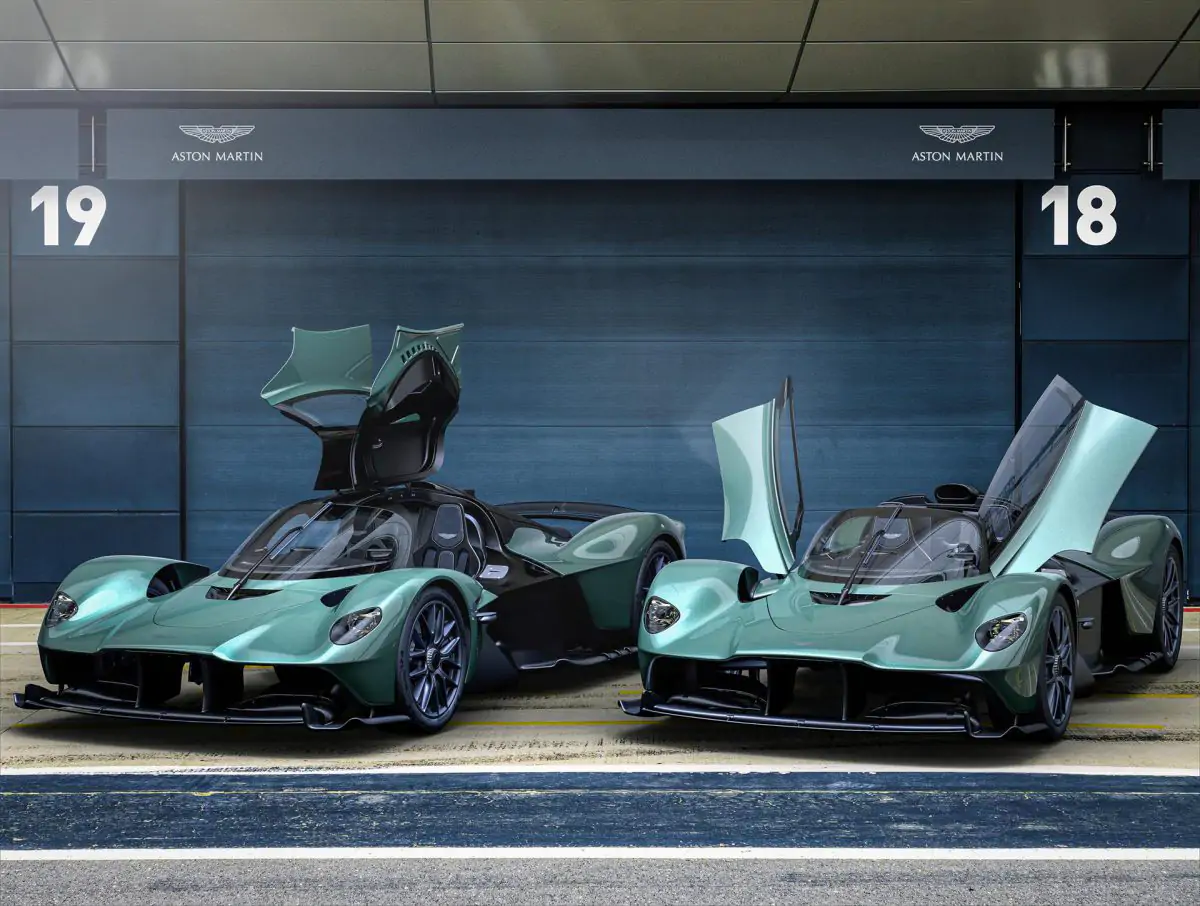 Aston Martin presenta el Valkyrie Spider con una producción limitada de 85 unidades