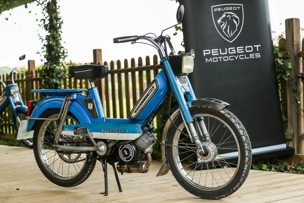 El mítico ciclomotor Peugeot 103 cumple 50 años más vivo que nunca