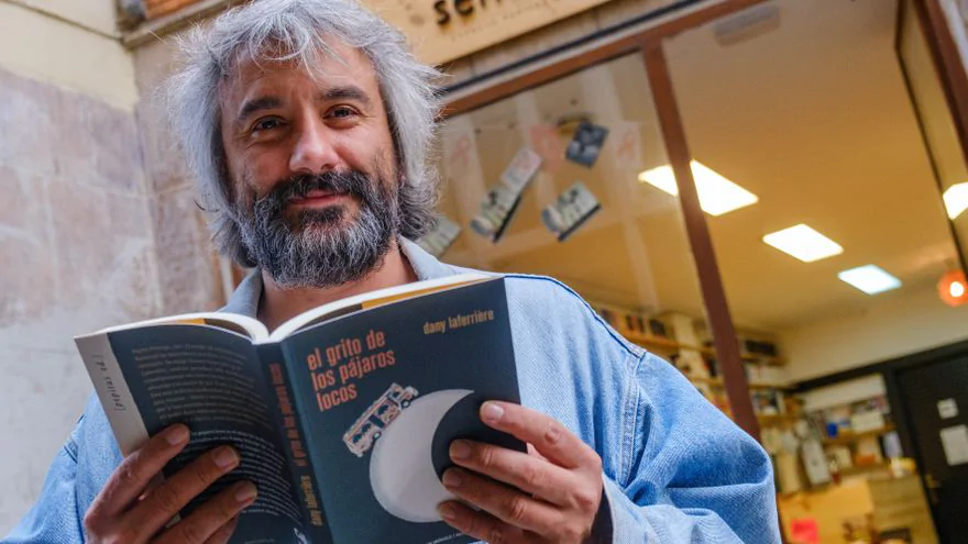 «El grito de los pájaros locos» llega a España con «la literatura de verdad»