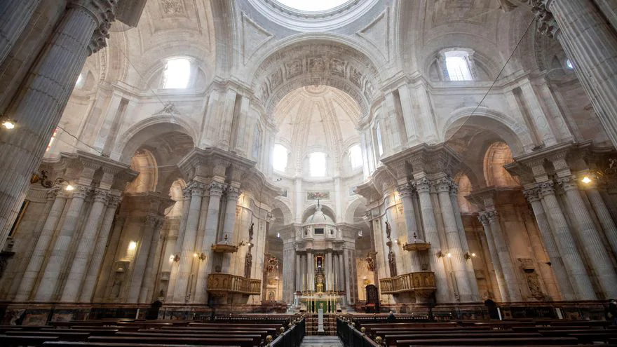 La Catedral de Cádiz continúa su batalla contra la sal