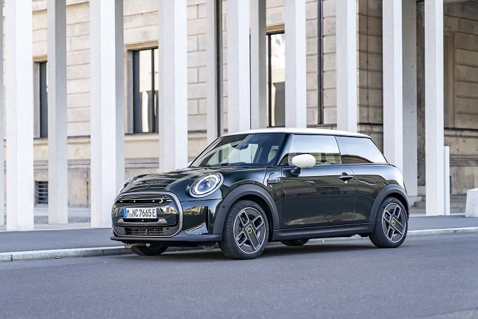 La edición Resolute del Mini Cooper SE eléctrico