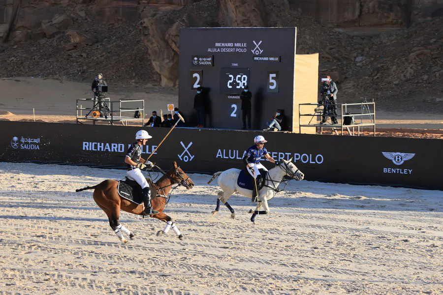 El único torneo de polo del desierto se premia con orfebrería cordobesa