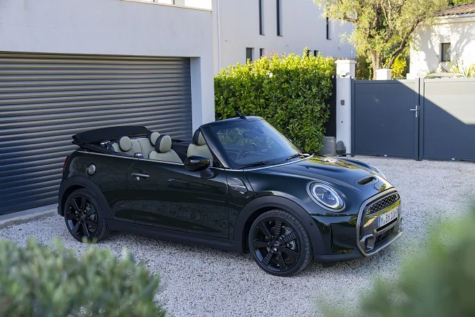 Mini lanza la edición Resolute del Mini Cooper S Cabrio