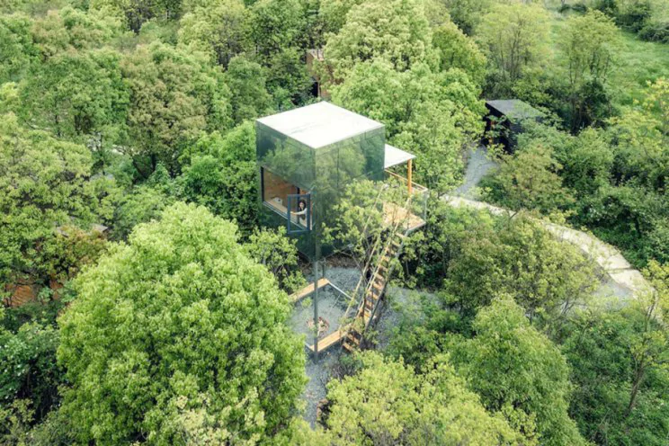 Unas divertidas casas perdidas en un bosque a las afueras la ciudad china de Wuhan