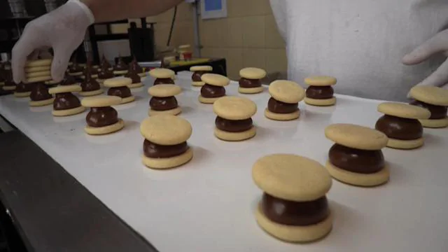 Argentina celebra su golosina más consumida: el alfajor