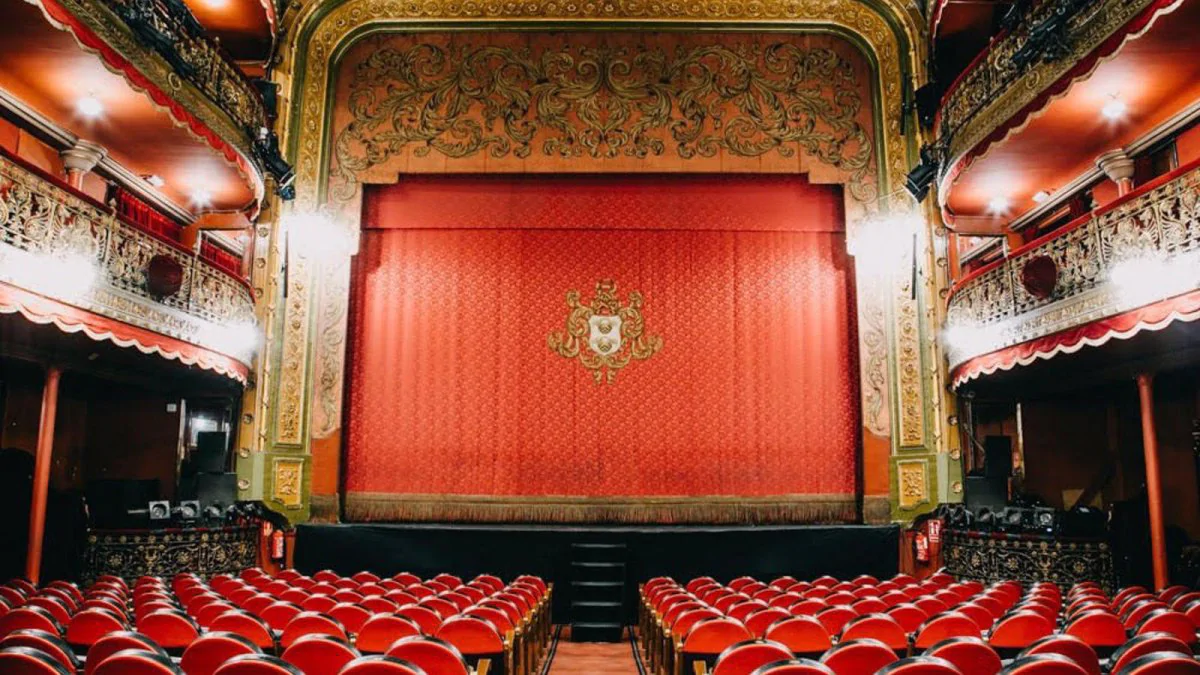 El Teatro Lara de Madrid sopla velas por su 142 cumpleaños