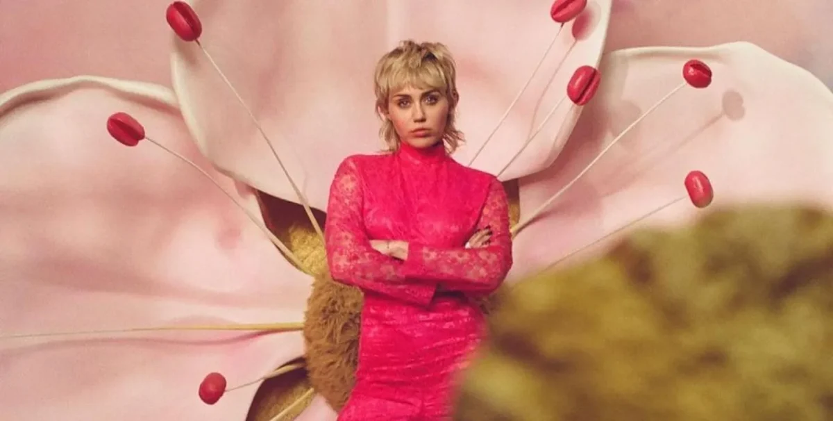 Miley Cyrus lanza ‘Flowers’