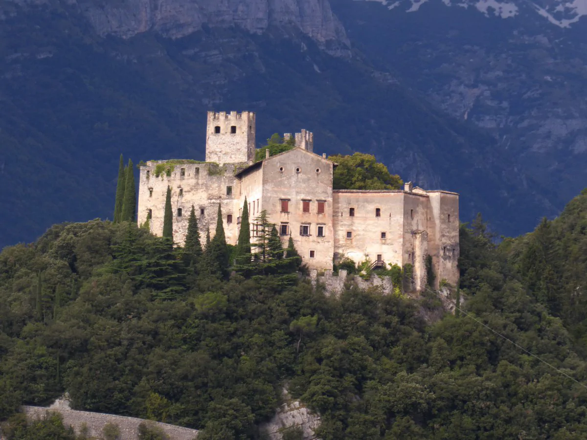 Comprar el histórico castillo Madruzzo en Trento