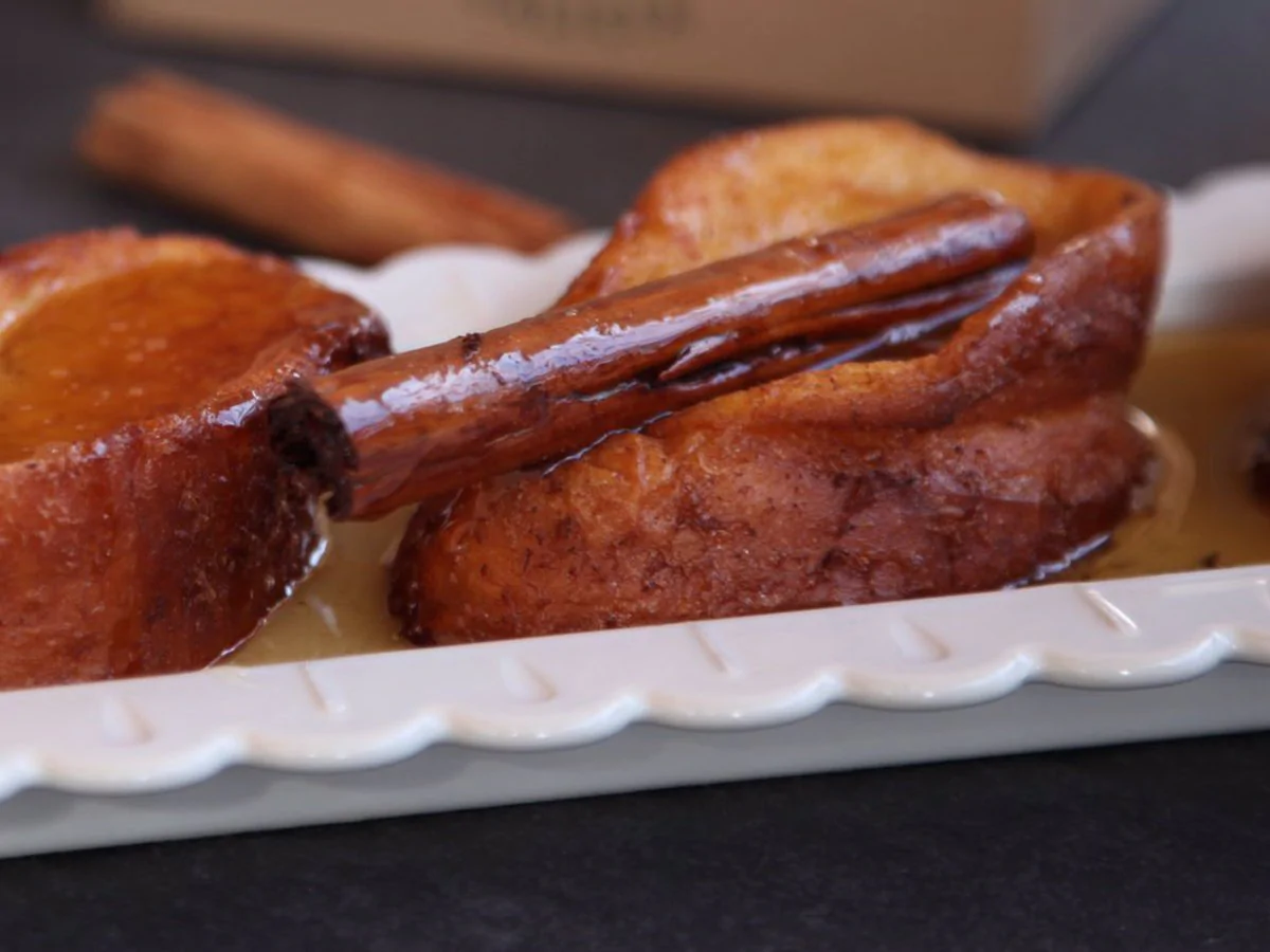 En época de torrijas, te descubrimos cómo preparar este dulce tan delicioso como sencillo