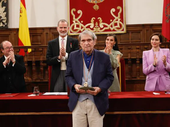 Los premios Cervantes Rafael Cadenas y Antonio Gamoneda reivindican la poesía ante la actualidad