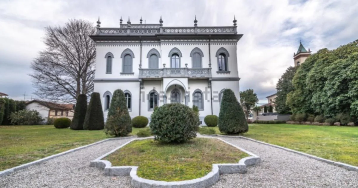 Una maravillosa villa en venta por 12 millones en el lago Mayor, al norte de Italia