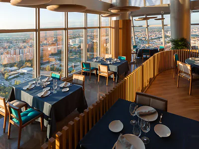 El restaurante más alto de España tiene nuevos menús degustación