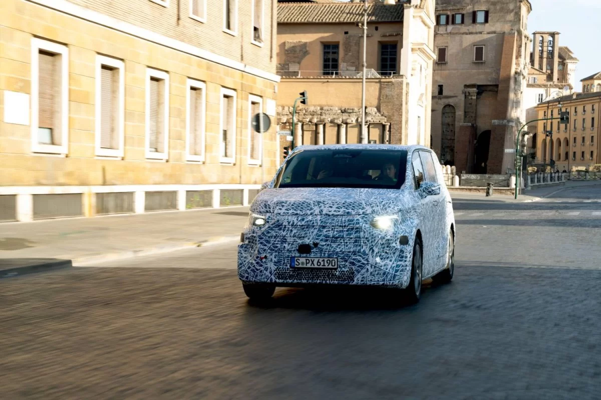 El Mercedes-Benz VLE viaja a Roma y supera con éxito las pruebas de larga distancia