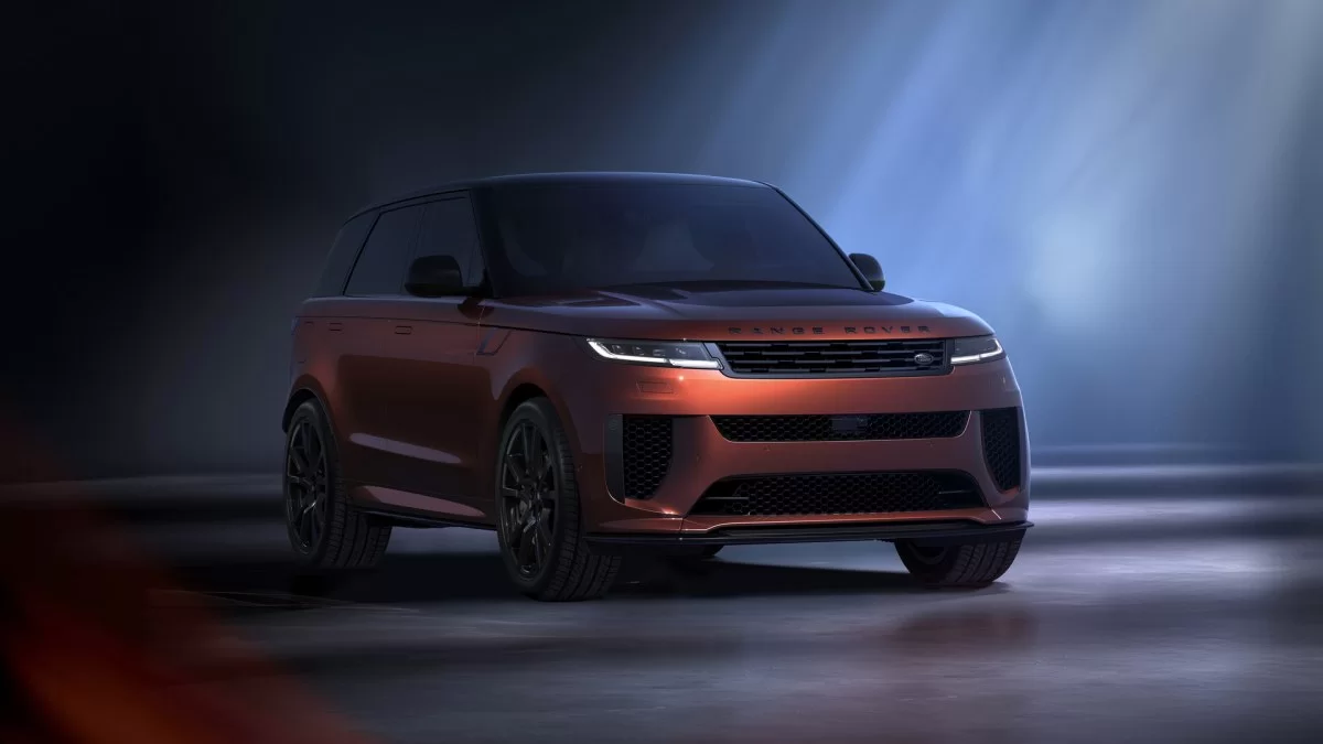 La gama del buque insignia dinámico de lujo y alto rendimiento, se completa con el nuevo Range Rover Sport SV Carbon