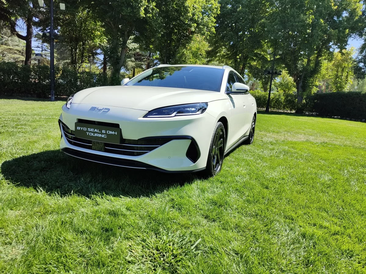 Ya está aquí el nuevo BYD SEAL 6 DM-i, el primer vehículo europeo BYD con carrocería familiar