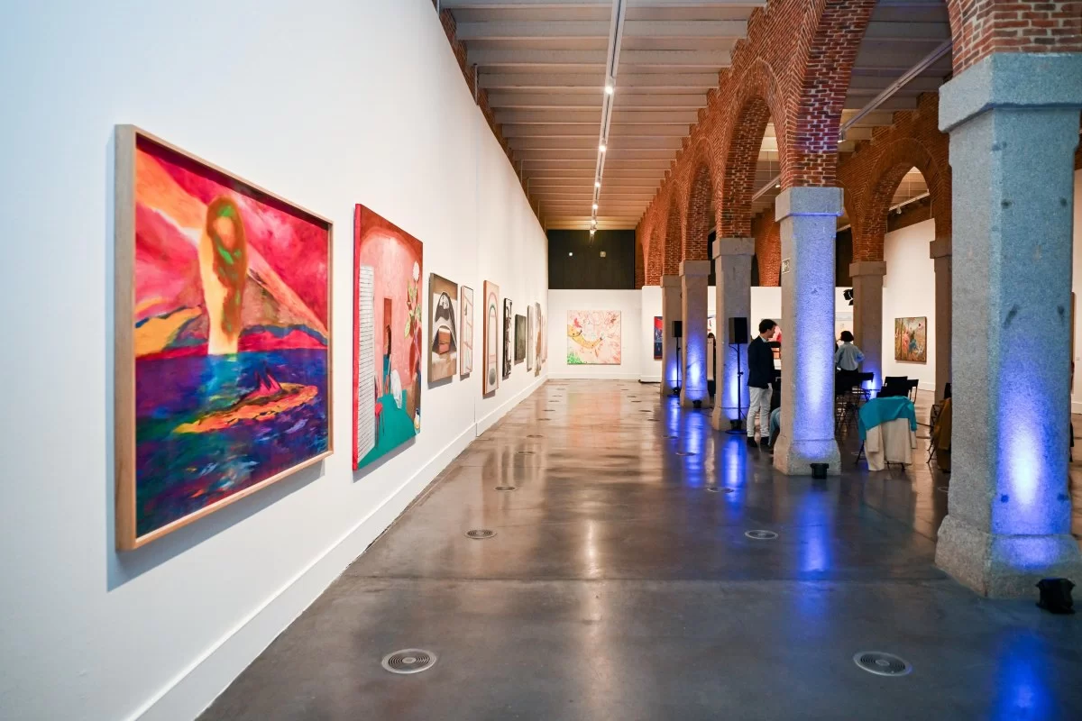 Las obras ganadoras del 40º Premio BMW de Pintura se exponen junto a las finalistas de esta edición en las salas de exposiciones de Conde Duque, en Madrid