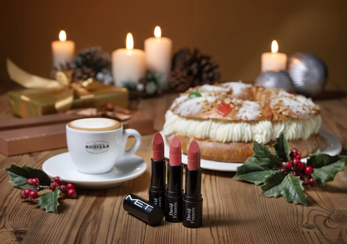 La fórmula de David Francés para un maquillaje navideño versátil, luminoso y sin complicaciones