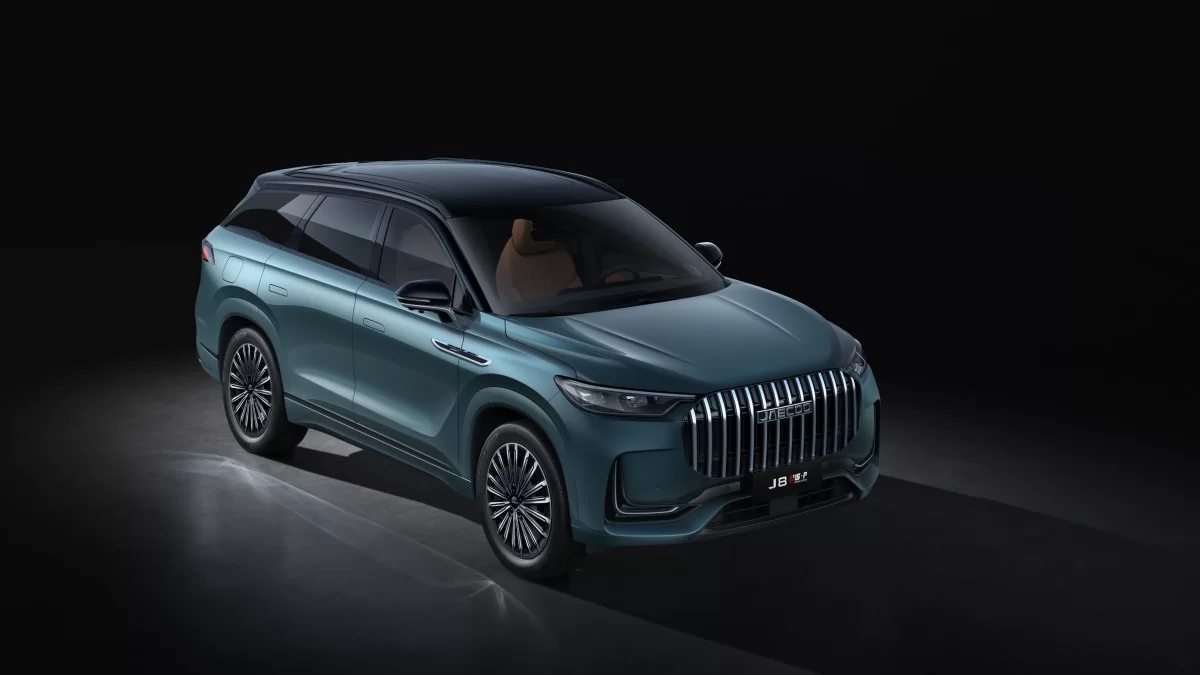 El nuevo buque insignia de la marca, el JAECCO 8 SHS, llega a España a un precio muy competitivo: 44.490 euros