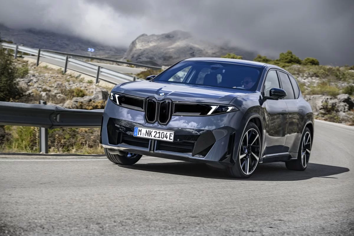El BMW iX3 ha sido elegido “Coche del año en el Mundo” y “Vehículo eléctrico del Mundo” 2026