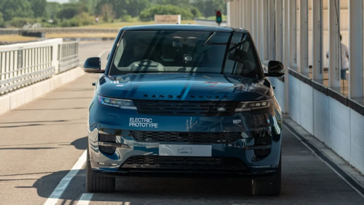 El lujo deportivo en su máxima expresión, queda definido en el nuevo Range Rover Sport Electric
