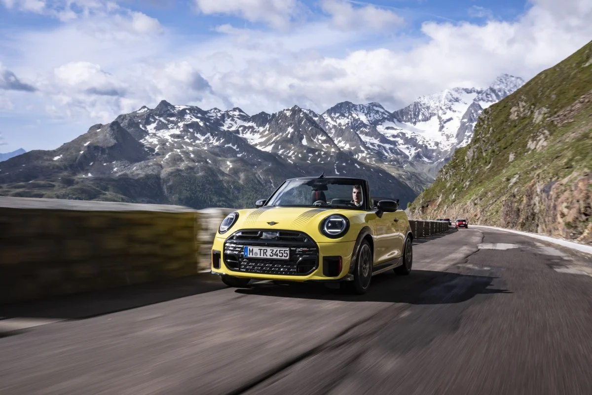 El máximo rendimiento al aire libre lo proporciona el MINI John Works Cabrio